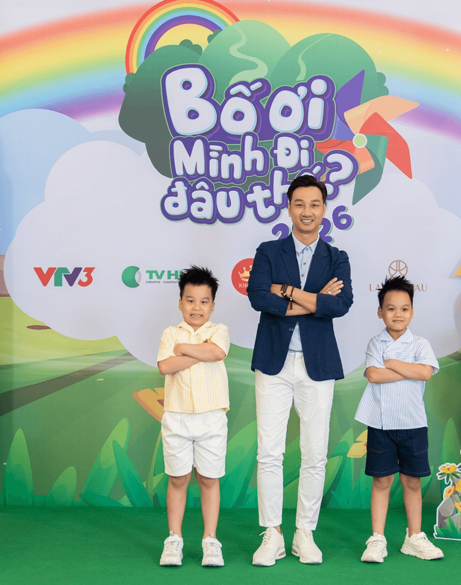 MC Thành Trung cùng cặp sinh đôi Goku và Daino (7 tuổi)