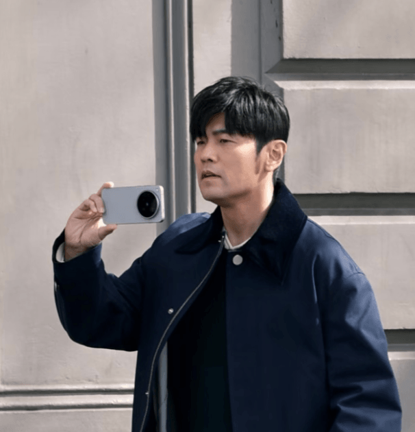 vivo X500 Pro Max lộ diện trên tay Châu Kiệt Luân tại Úc