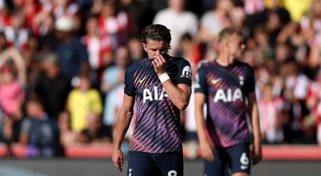 Tottenham ra quân thất vọng