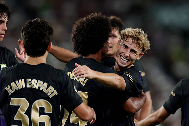Fermin Lopez lập cú đúp ấn định chiến thắng 5-0 cho Barcelona