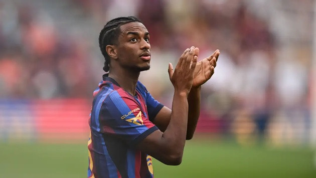 Alejandro Balde được Manchester United quan tâm sát sao