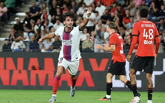 Tân binh Ferran Torres ra mắt ấn tượng trong màu áo PSG