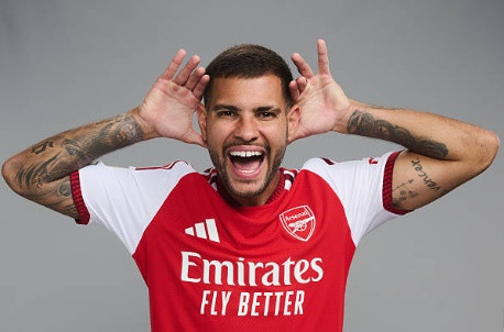 Arsenal bổ sung Bruno Guimaraes cho tuyến giữa
