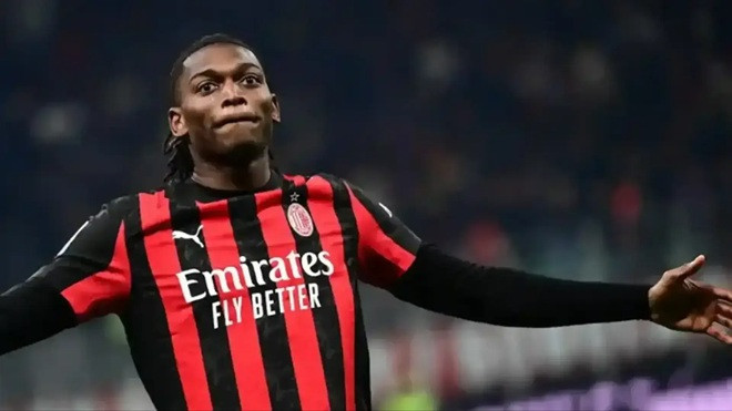 Rafael Leao tiếp tục gắn bó với bóng đá đỉnh cao châu Âu