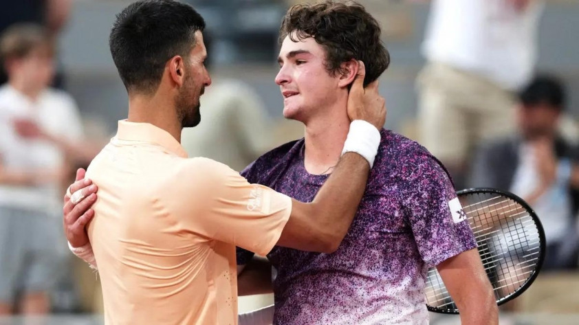 Joao Fonseca từng tạo tiếng vang lớn khi đánh bại Novak Djokovic