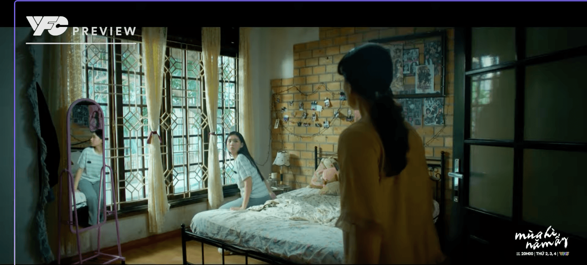 Phương trao đổi với bà Ngọc về việc xin bảo lưu kết quả học tập