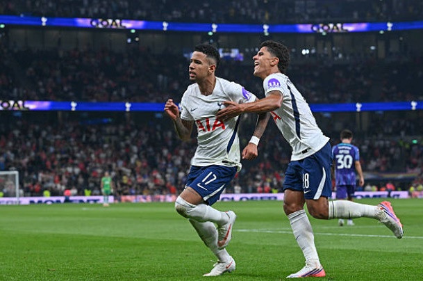 Savinho ghi bàn trong trận ra mắt Spurs