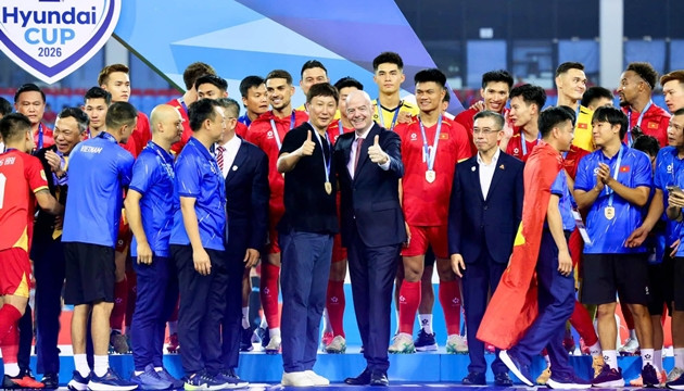 HLV Kim Sang-sik và các học trò chuẩn bị cho giải đấu tiếp theo.