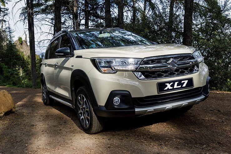Chi tiết thân xe và mâm hợp kim Suzuki XL7 Hybrid