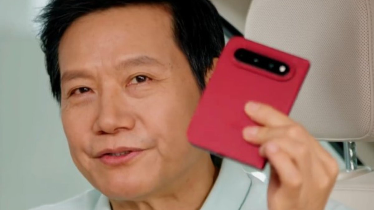 Xiaomi 18 Fold có tùy chọn màu đỏ ấn tượng