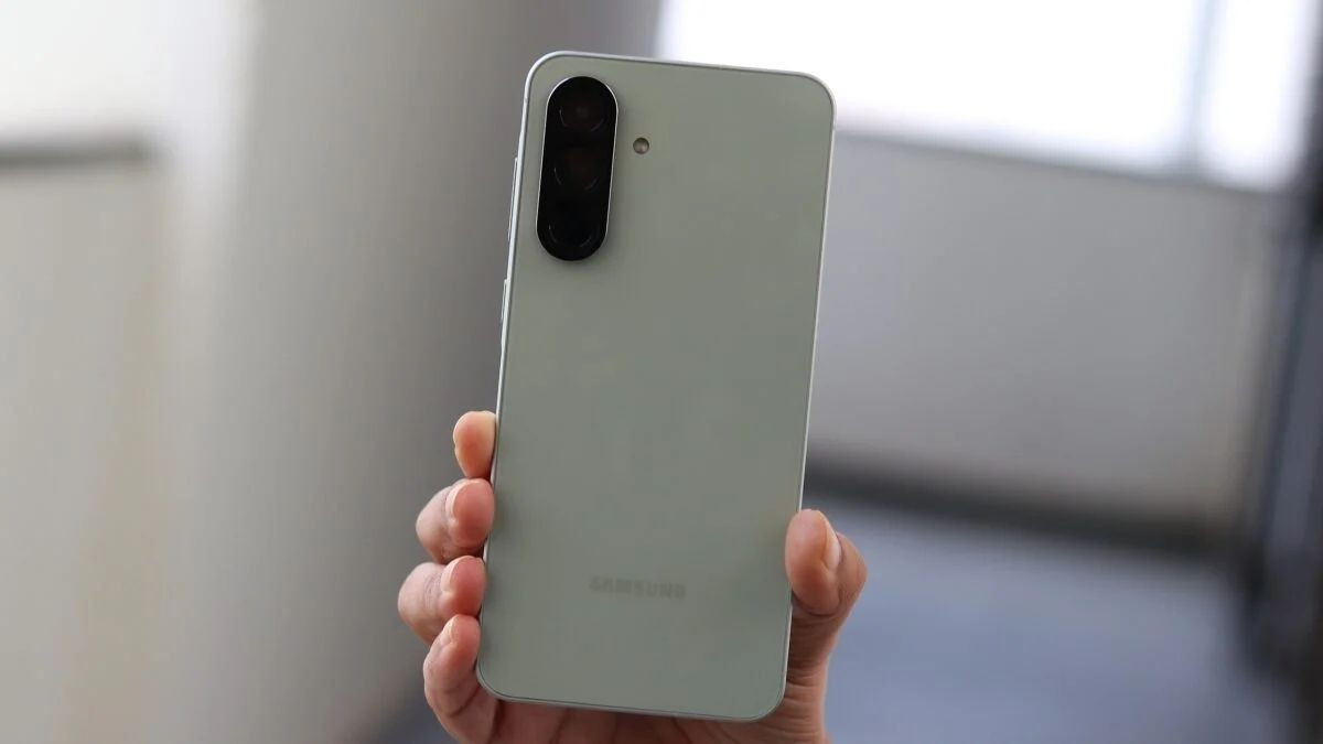 Bản cập nhật bảo mật tháng 8 năm 2026 đã chính thức được tung ra cho bộ ba Galaxy A56, Galaxy A55 và Galaxy A54