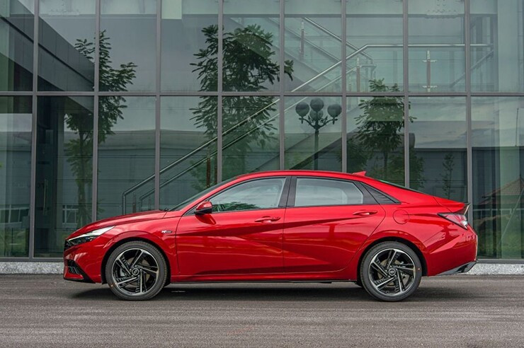 Hyundai Elantra 2026 phân phối với 4 phiên bản