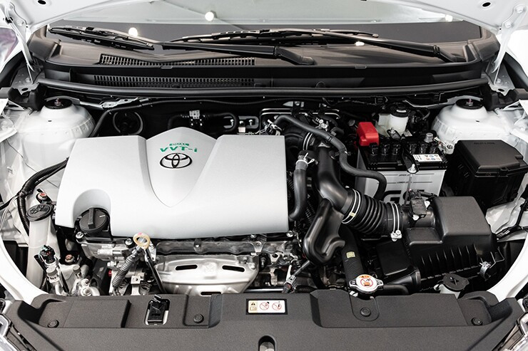 Khoang động cơ 1.5L Dual VVT-i trên Toyota Vios