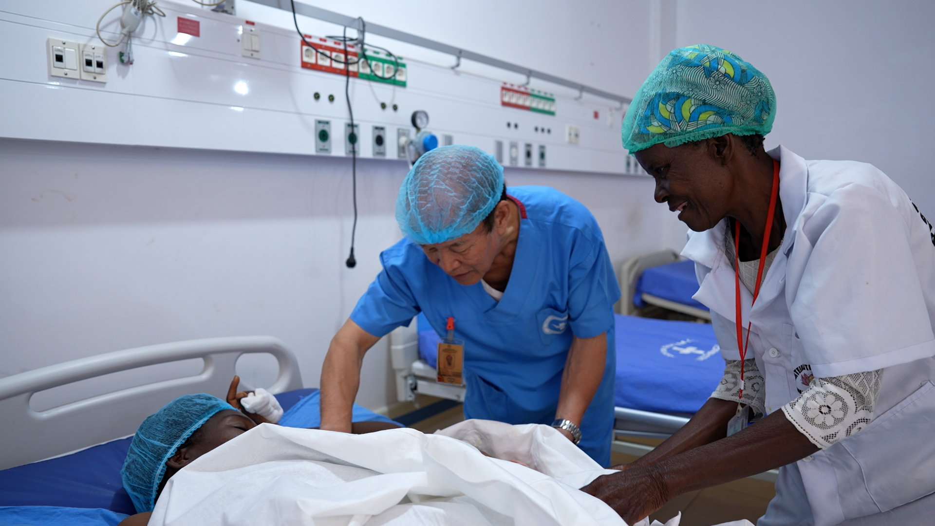 Bác sĩ Cao Văn Vinh tại Angola