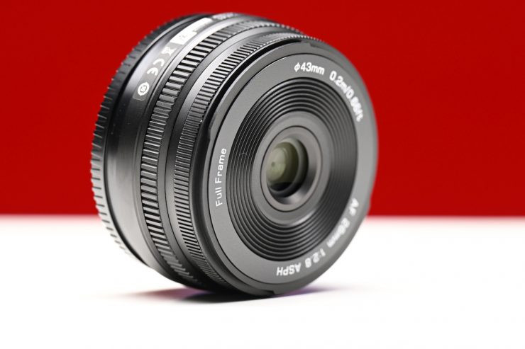 Cấu tạo thân vỏ kim loại của Viltrox AF 26mm F2.8 EVO