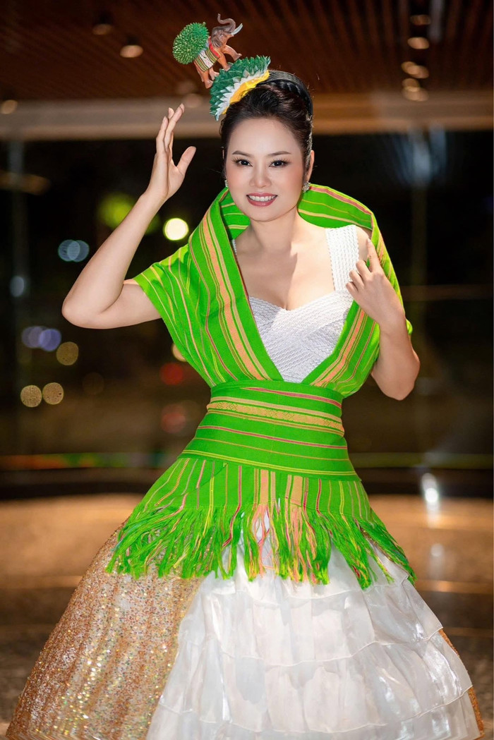 Phượng Zenana khẳng định tuổi tác không phải là rào cản trong hoạt động nghệ thuật.