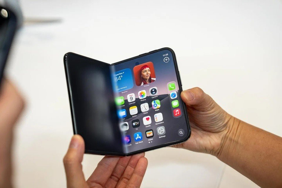iPhone Duo khi mở màn hình phẳng hoàn toàn