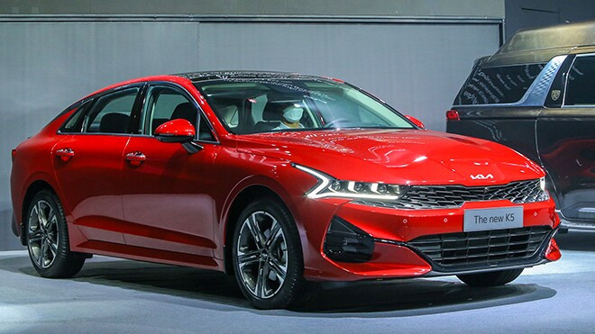 Chi tiết lưới tản nhiệt và đèn định vị KIA K5