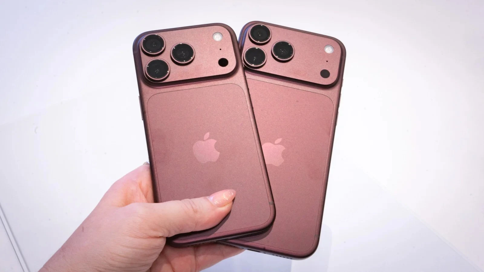 Người dùng đặt cọc iPhone 18 Pro tại Việt Nam ghi nhận kỷ lục mới