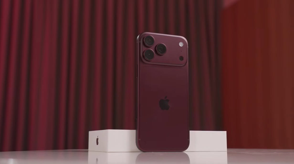 iPhone 18 Pro Max phiên bản màu đỏ Burgundy tại Việt Nam