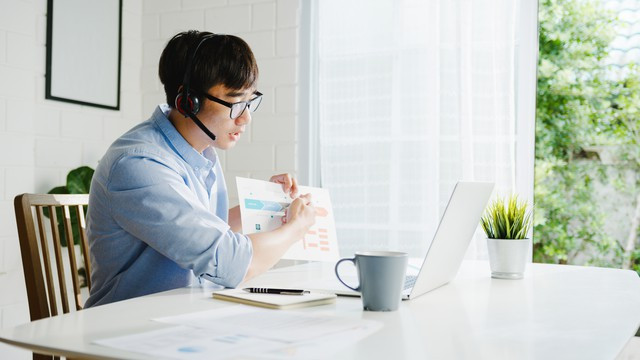 Kim Ngưu kiên trì nỗ lực trong công việc để gặt hái thành quả cuối năm