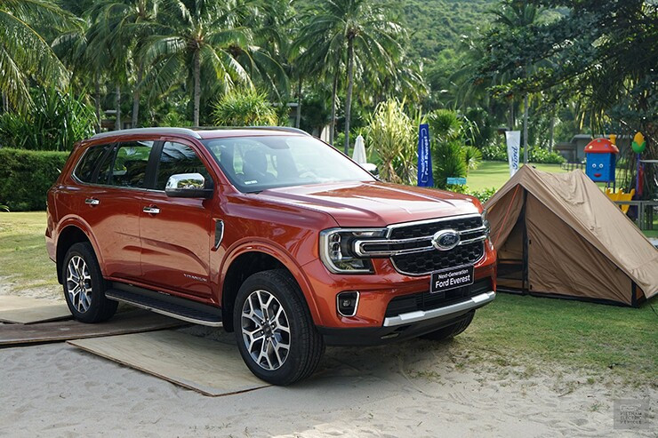 Ford Everest 2026 sở hữu ngoại hình hầm hố và cơ bắp