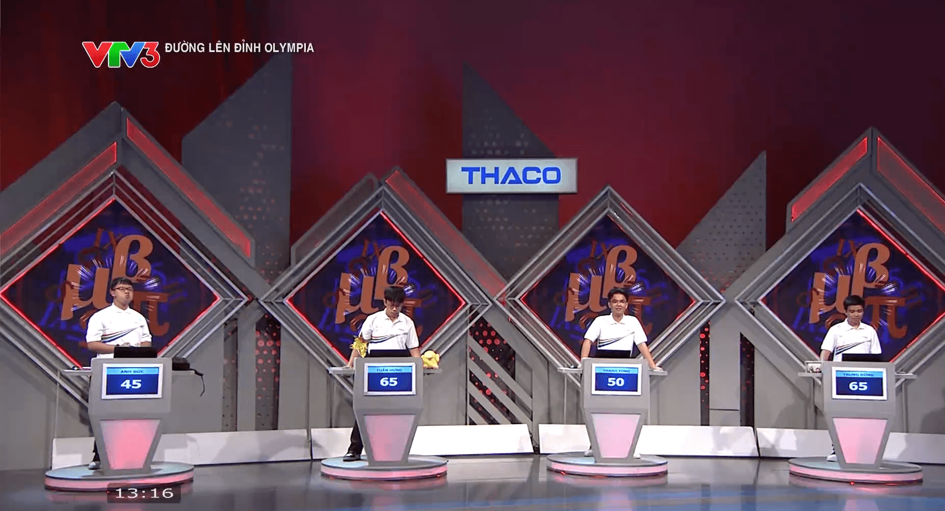 Bốn thí sinh tham gia tranh tài tại cuộc thi Đường lên đỉnh Olympia