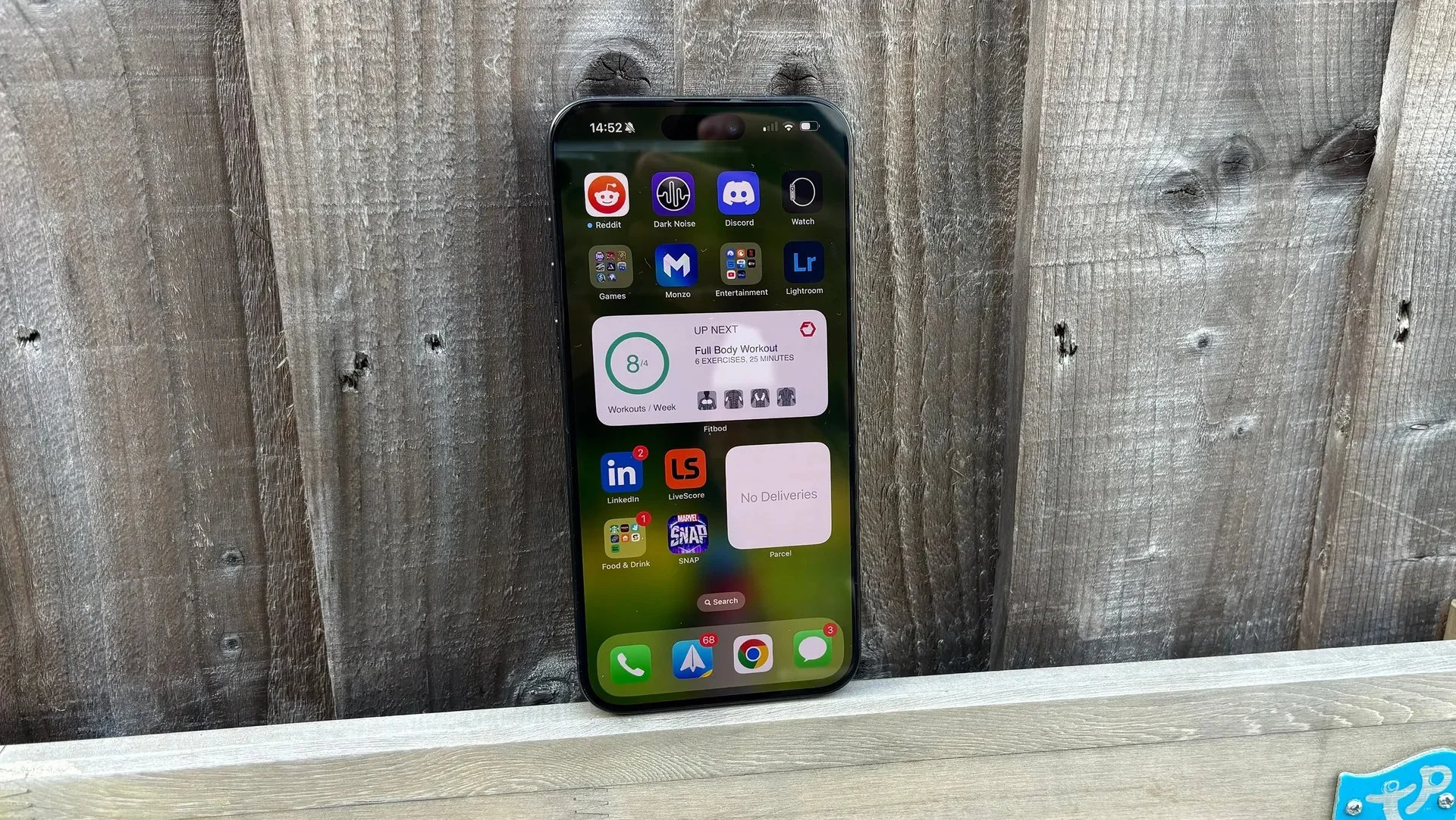 iPhone 15 Pro Max cũ sở hữu khung viền Titanium bền nhẹ