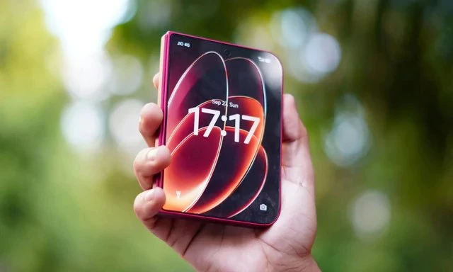 Màn hình hiển thị và khả năng đa nhiệm trên Xiaomi 18 Fold