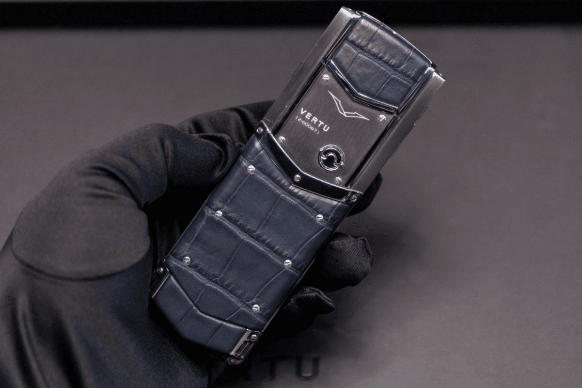 Điện thoại Vertu đắt tiền mất khả năng kết nối sau khi dừng sóng 2G