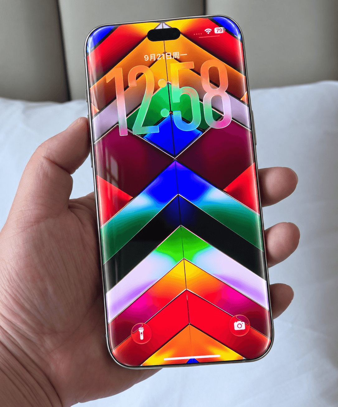 Hình dung thiết kế mặt trước và cạnh viền mẫu iPhone 20 Pro
