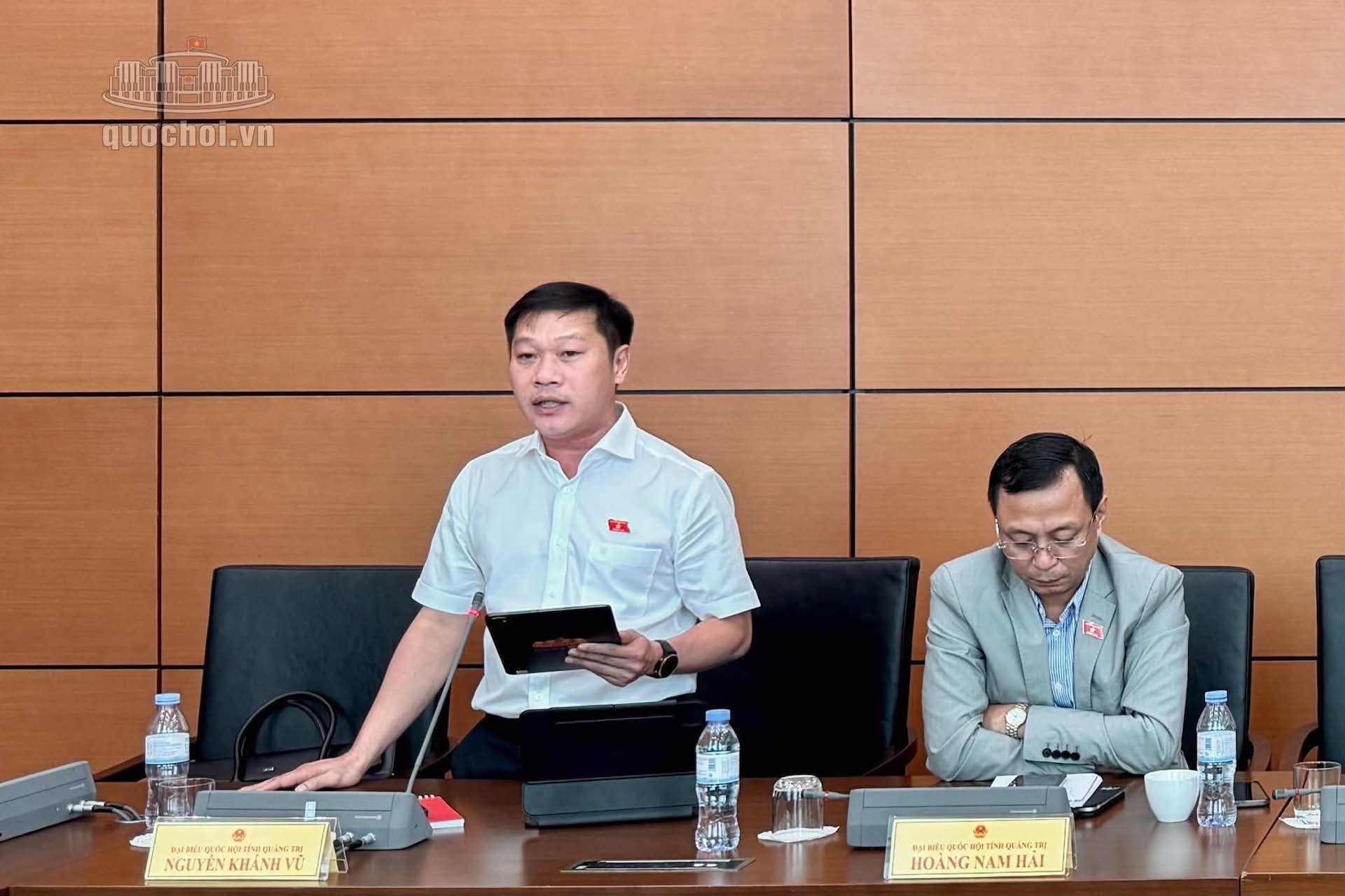 Đại biểu Nguyễn Khánh Vũ nêu ý kiến tại nghị trường
