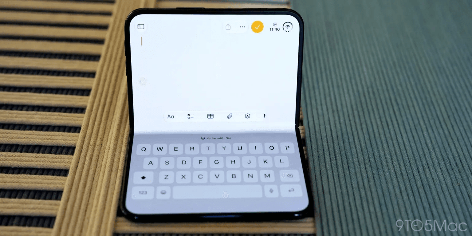 iPhone Duo khung titan và màn hình ngoài