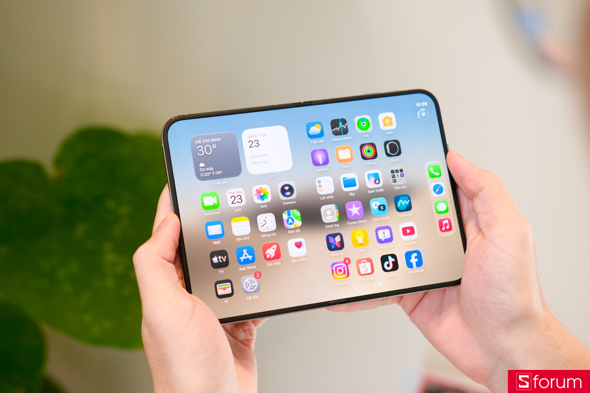 iPhone Duo sở hữu màn hình gập cho không gian hiển thị rộng rãi