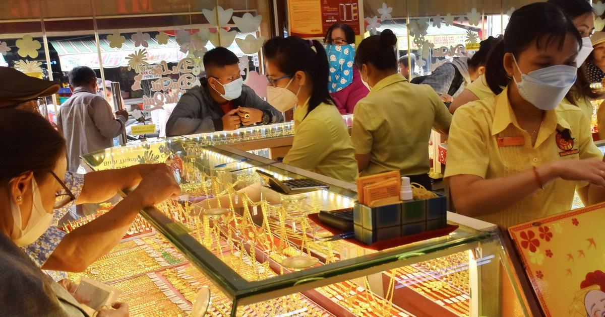 Giá vàng SJC, BTMC, Phú Quý, DOJI và thế giới ngày 18/8/2026
