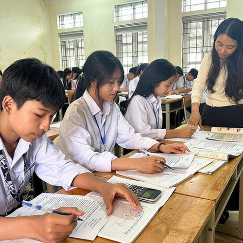 Xét thăng hạng chức danh nghề nghiệp cho giáo viên: Niềm vui chạm tay, băn khoăn vẫn còn