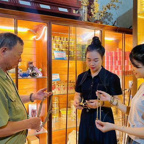 Theo dấu hương trầm Phúc Trạch