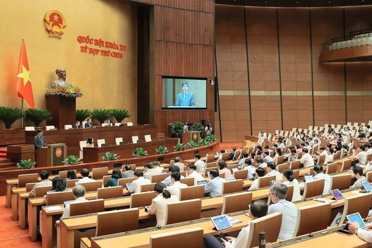 Ngày họp cuối cùng, Quốc hội biểu quyết thông qua 7 luật và 7 nghị quyết