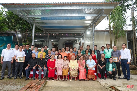 Đoàn công tác Trường Đại học Kasetsart giao lưu văn hóa tại xã Hà Linh