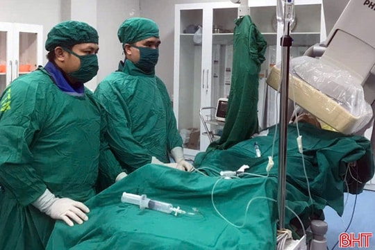 Cứu sống bệnh nhân ngừng tim 30 phút ở Hà Tĩnh