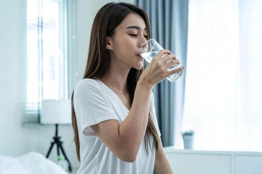 Thói quen buổi sáng giúp thải độc, cơ thể nhẹ nhõm