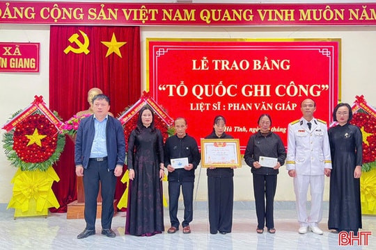 Trao bằng “Tổ quốc ghi công” cho liệt sĩ Hà Tĩnh