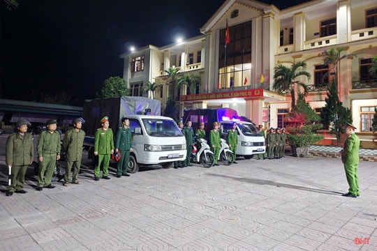 Những người gác niềm riêng vì việc chung