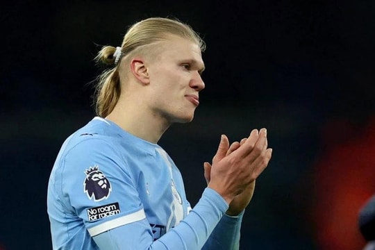 Man City sụp đổ trước Chelsea ở phút 90+4