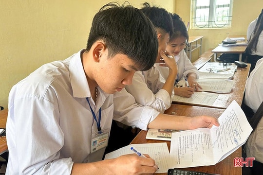 Giúp học sinh lớp 12 của Hà Tĩnh tự tin “về đích”