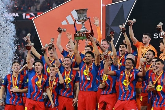 Raphinha giúp Barca hạ Real, đoạt Siêu Cup Tây Ban Nha