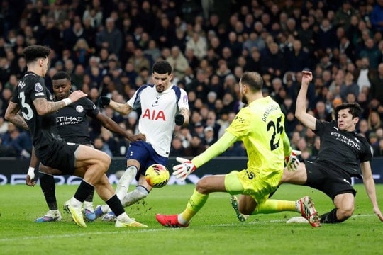 Man City bị Tottenham cầm hòa dù dẫn hai bàn