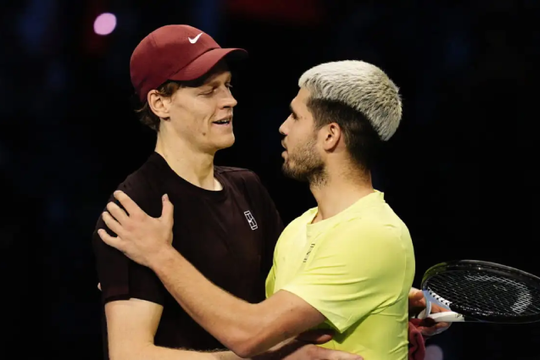 Carlos Alcaraz và Jannik Sinner: Cuộc chiến vương quyền tennis sau Australian Open 2026