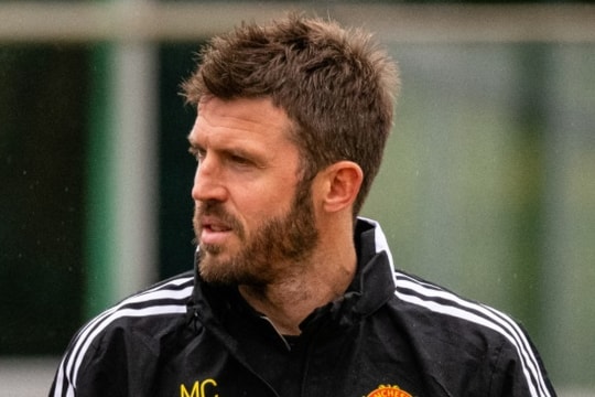 Ngoại hạng Anh: Carrick đấu trí Thomas Frank, Wirtz lĩnh xướng đại chiến Man City