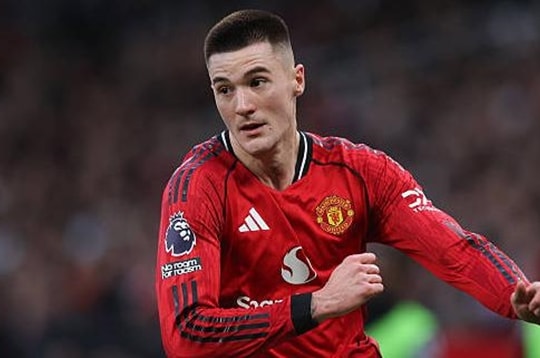 Manchester United hưởng lợi nhờ vồ hụt Liam Delap: Benjamin Sesko chứng minh giá trị
